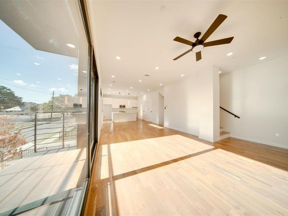 1920  Caddo Street  103, Dallas Texas 75204