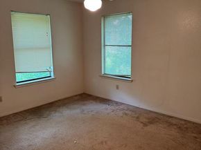 2101  Mistletoe Avenue , Fort Worth Texas 76110