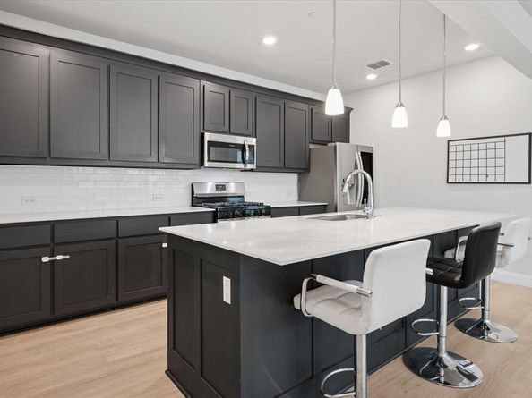 1005  Thomas Place , Carrollton Texas 75006