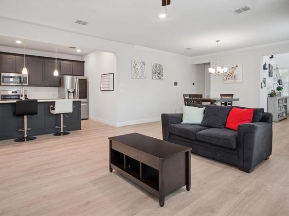1005  Thomas Place , Carrollton Texas 75006