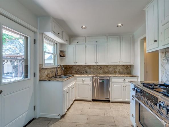 448  Parkhurst Drive , Dallas Texas 75218