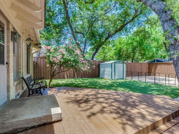 448  Parkhurst Drive , Dallas Texas 75218