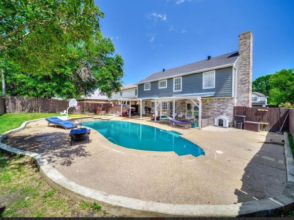 2322  Snowdon Drive , Arlington Texas 76018
