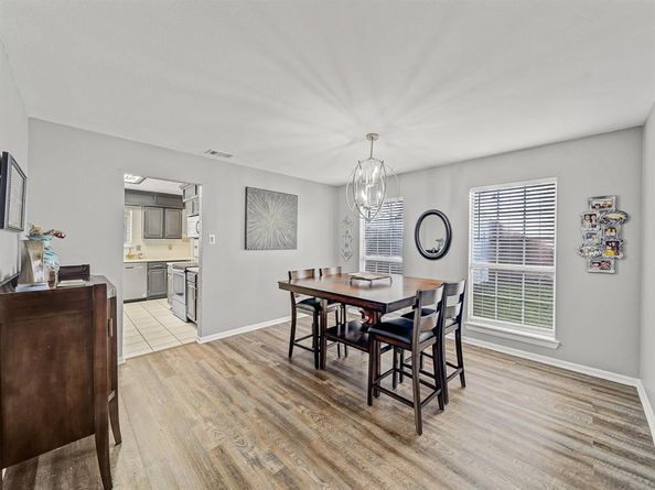 2322  Snowdon Drive , Arlington Texas 76018