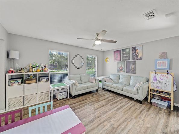 2322  Snowdon Drive , Arlington Texas 76018