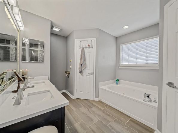 2322  Snowdon Drive , Arlington Texas 76018