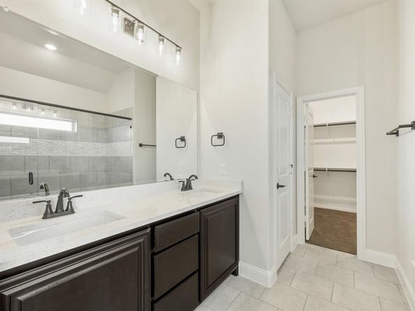 936  Homestead Drive , DeSoto Texas 75115