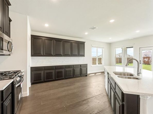 936  Homestead Drive , DeSoto Texas 75115