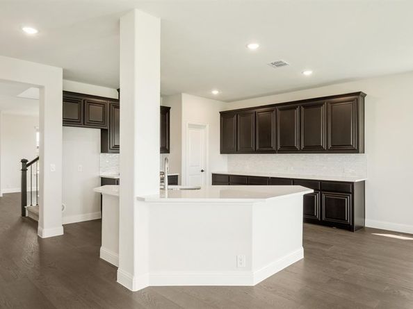 936  Homestead Drive , DeSoto Texas 75115