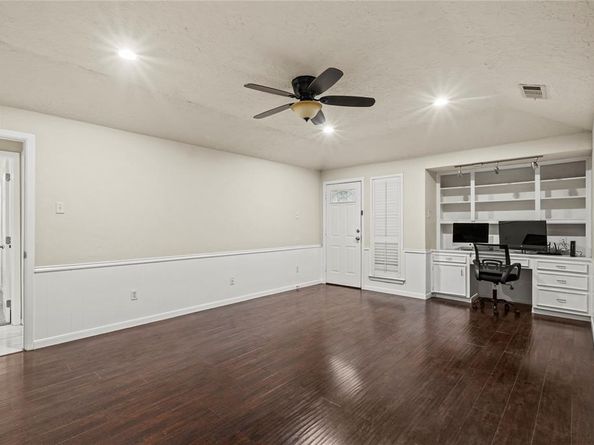 1902  Wiggs Way , Garland Texas 75043