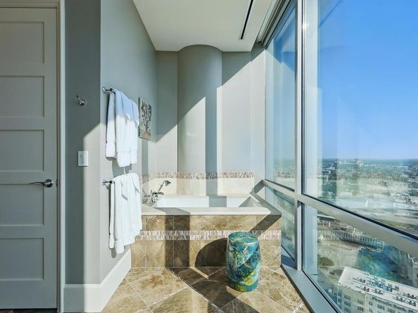 1301  THROCKMORTON Street  2401, Fort Worth Texas 76102