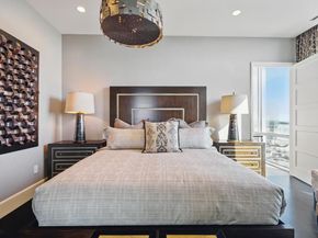 1301  THROCKMORTON Street  2401, Fort Worth Texas 76102