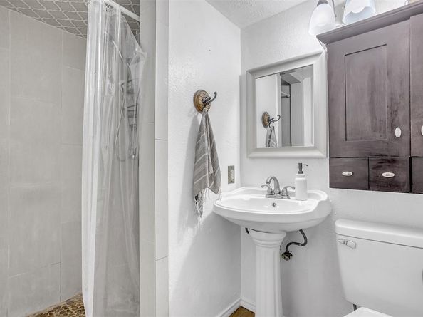 5922  Spring Glen  , Dallas Texas 75232