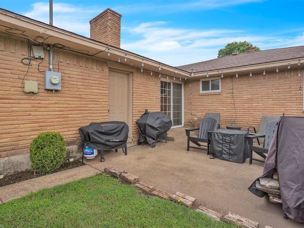 5922  Spring Glen  , Dallas Texas 75232