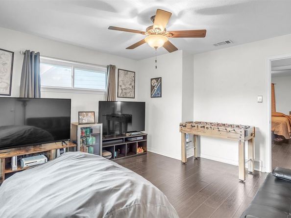 5922  Spring Glen  , Dallas Texas 75232