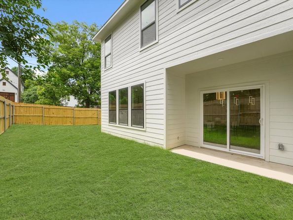 1344  Compton Street , Dallas Texas 75203