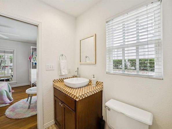 7011  Lindsley Avenue , Dallas Texas 75223