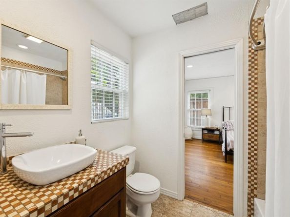 7011  Lindsley Avenue , Dallas Texas 75223