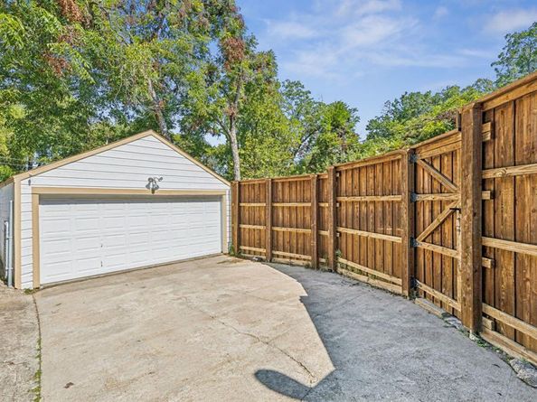 7011  Lindsley Avenue , Dallas Texas 75223