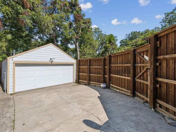 7011  Lindsley Avenue , Dallas Texas 75223