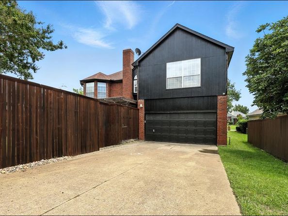 2913  Panorama Drive , Carrollton Texas 75007