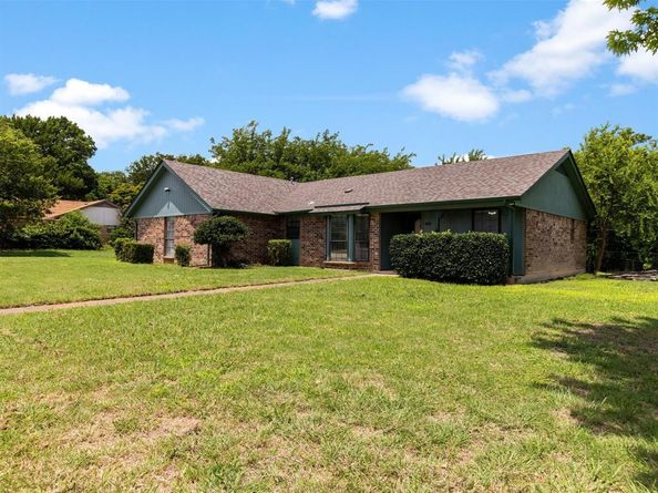 401  Nita Court , Crowley Texas 76036