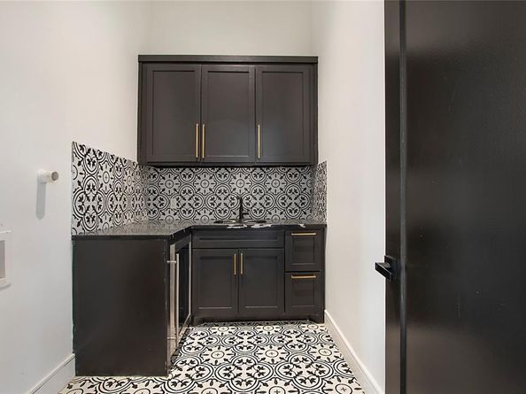 1620  Neal Street , Dallas Texas 75208