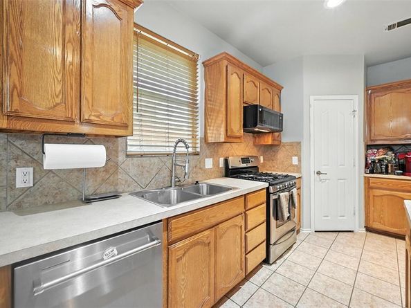 510  Poplar Vista Lane , Arlington Texas 76002