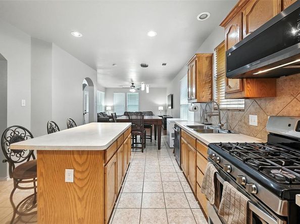 510  Poplar Vista Lane , Arlington Texas 76002