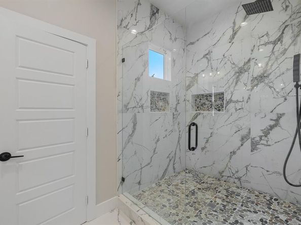 2421  Gooch Street , Dallas Texas 75241
