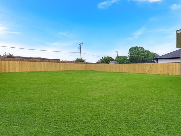 2421  Gooch Street , Dallas Texas 75241