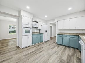 1721  Nueces Trail , Arlington Texas 76012