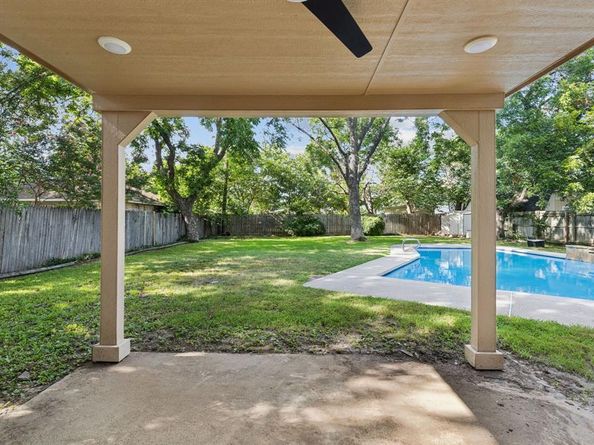 1721  Nueces Trail , Arlington Texas 76012