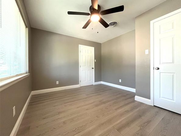 2611  Lanecrest Drive , Dallas Texas 75228