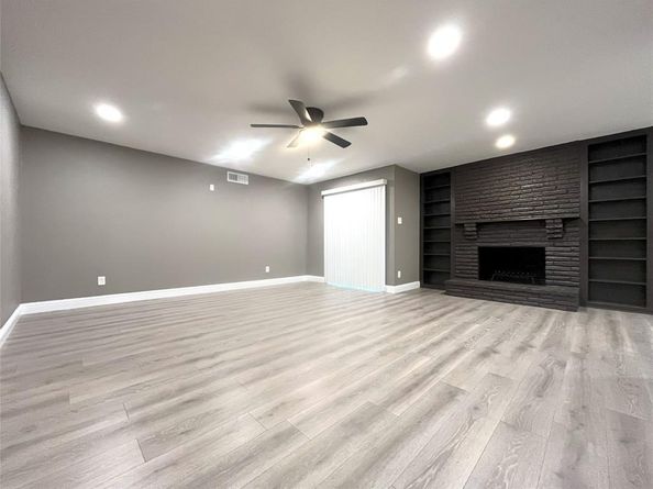 2611  Lanecrest Drive , Dallas Texas 75228