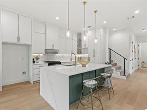 221 S Henderson Avenue , Dallas Texas 75214