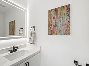 221 S Henderson Avenue , Dallas Texas 75214