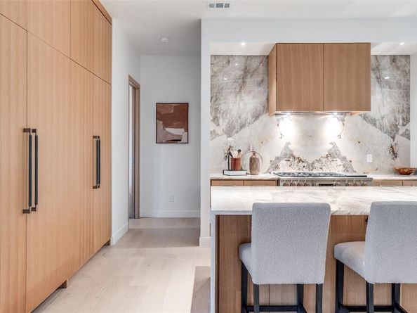 3821  Beechwood Lane , Dallas Texas 75220