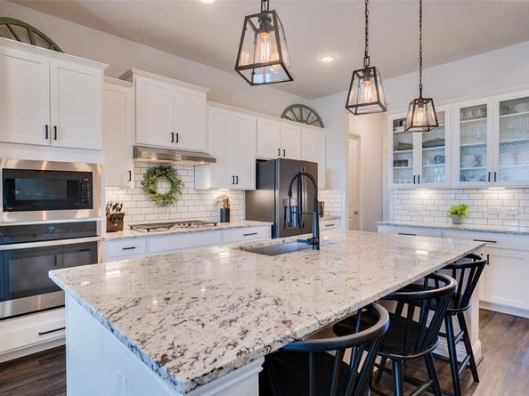 2604  Southfield  , The Colony Texas 75056