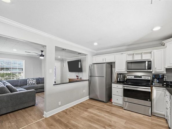 1912  Rayburn Avenue , Mesquite Texas 75149