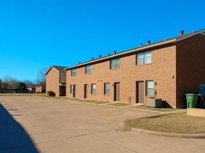 2722  Wimbledon Court , Garland Texas 75041