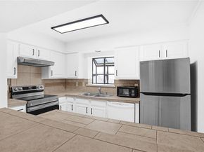 15221  Berry Trail  304, Dallas Texas 75248