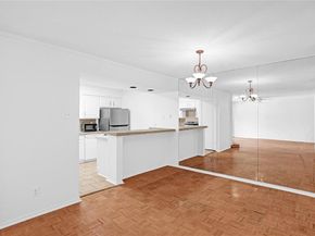 15221  Berry Trail  304, Dallas Texas 75248