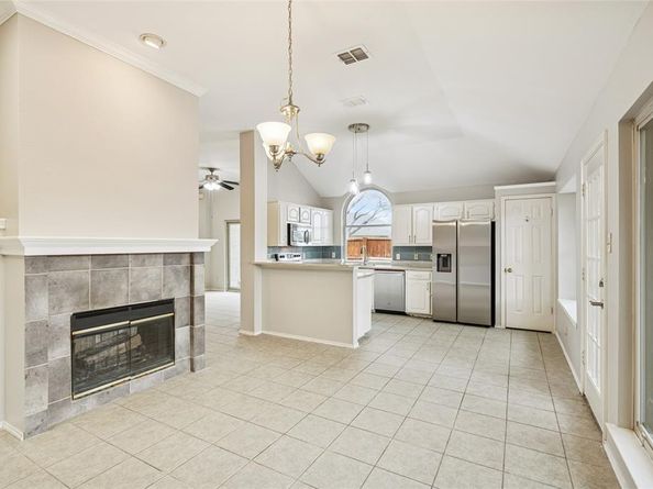 356  Arbor Court , Euless Texas 76039