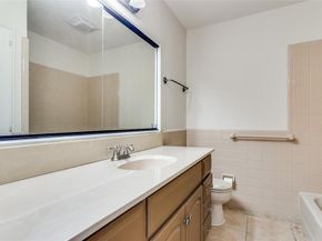 4500  Westridge Avenue  25, Fort Worth Texas 76116