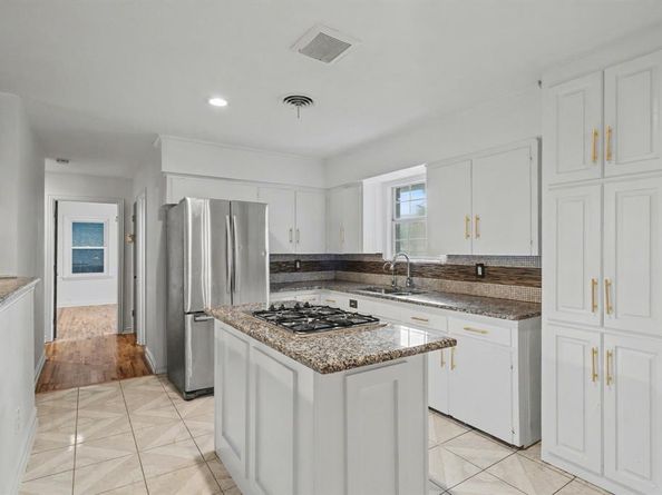 1714 E Union Bower Road , Irving Texas 75061