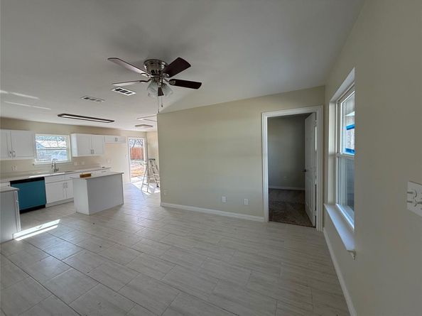 10914  Stinson Drive , Dallas Texas 75253