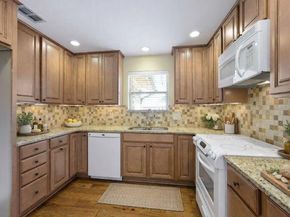 605 S Weatherred Drive , Richardson Texas 75080