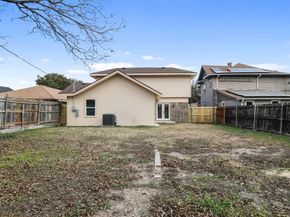 2916  Travis Avenue , Fort Worth Texas 76110
