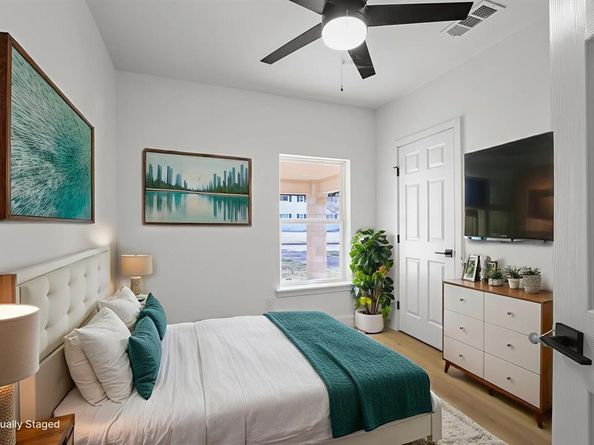 2916  Travis Avenue , Fort Worth Texas 76110